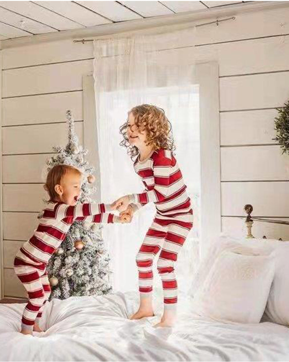 🎄Christmas Red Striped Family Pajamas