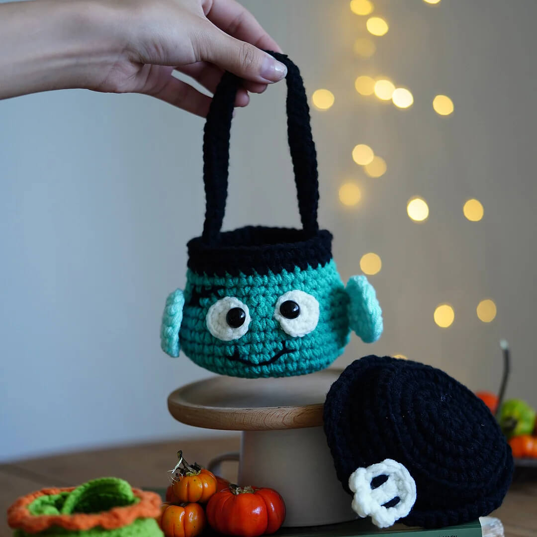 Halloween Crochet Kit For Beginners with Easy Peasy Yarn